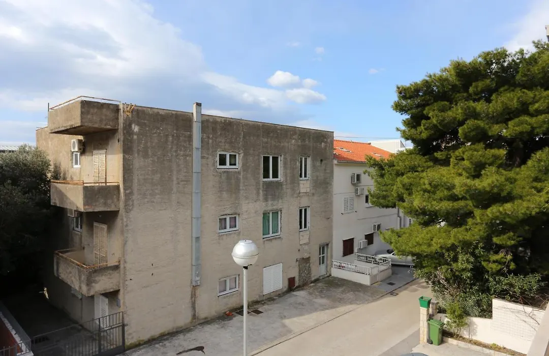 Apartments And Rooms With Parking Space Makarska - 16449-1