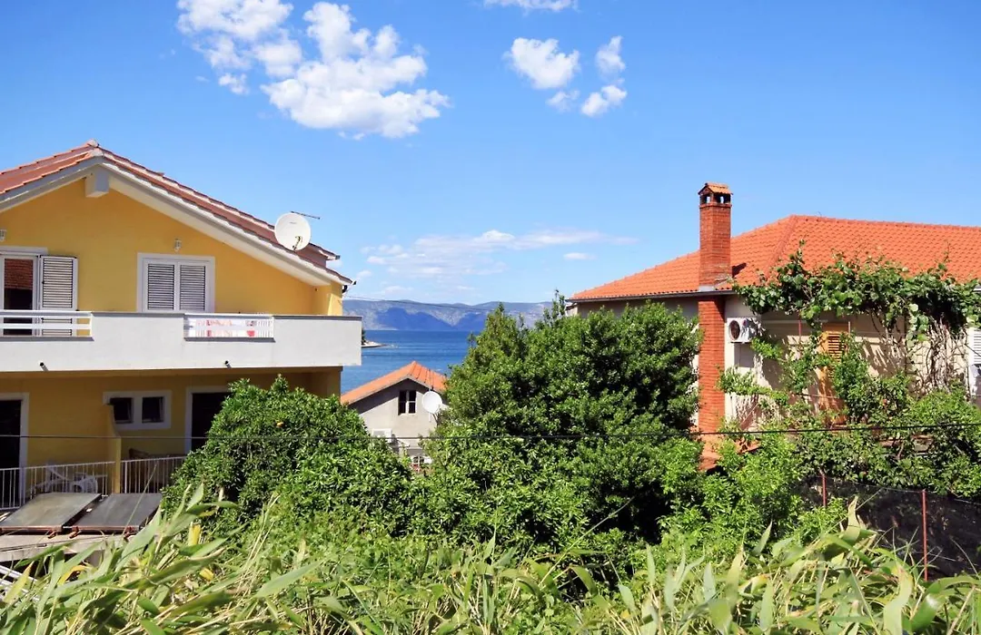 Apartments And Rooms By The Sea Jelsa, Hvar - 4602-1