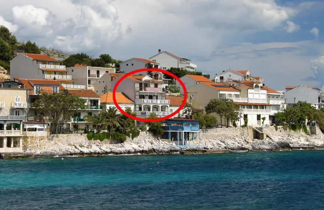 Apartments By The Sea Milna, Hvar - 554-1