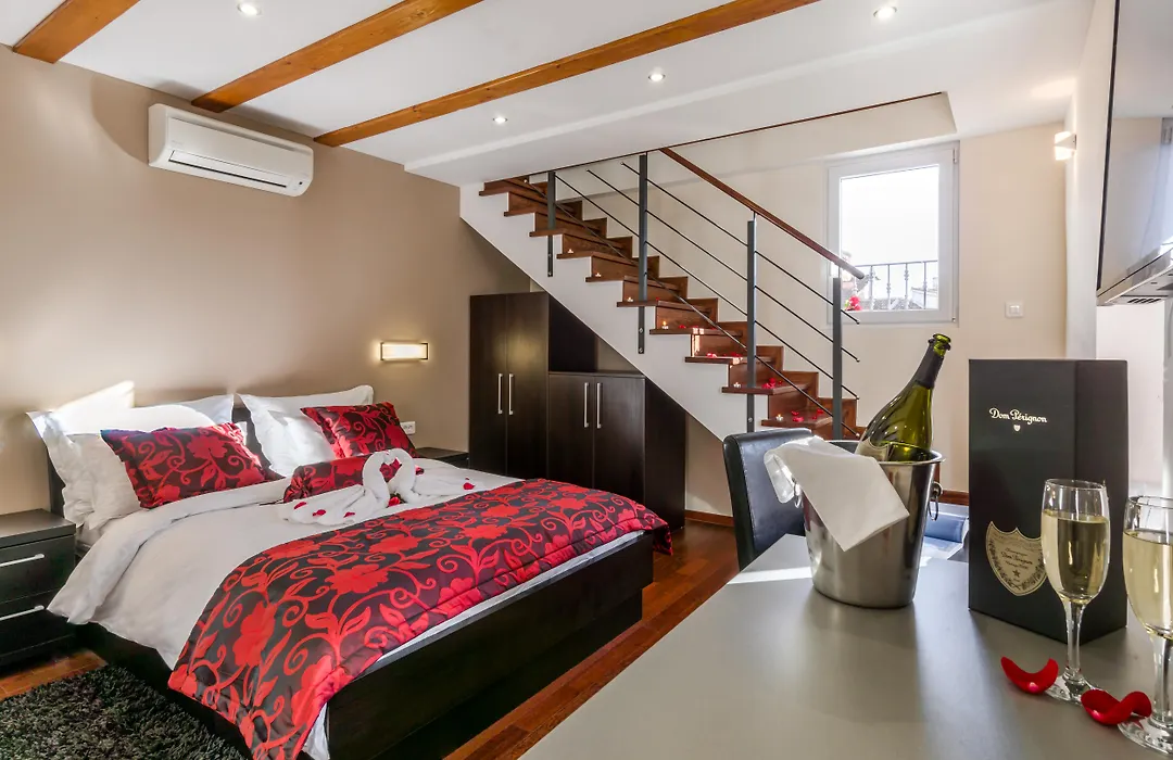 Palace Suites Heritage Hotel - Adults Only-1