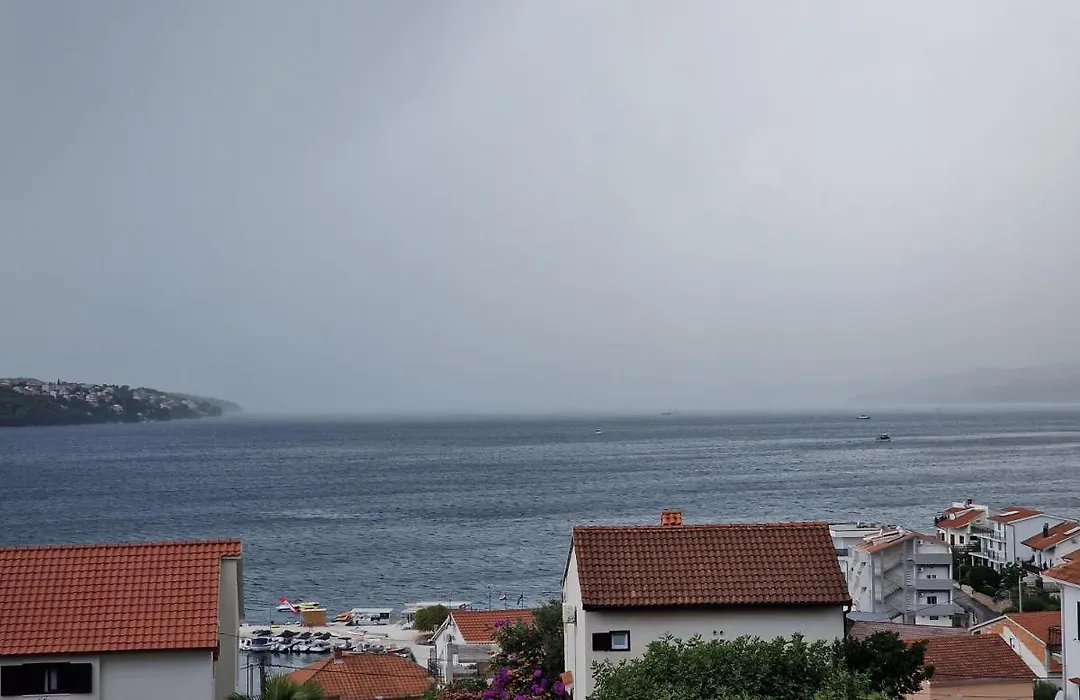 Apartmani Island-1