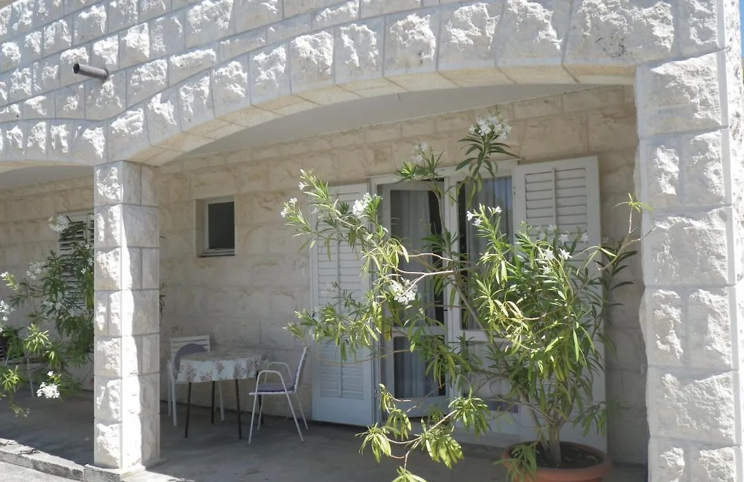 Apartments And Rooms With Parking Space Hvar - 13296-1
