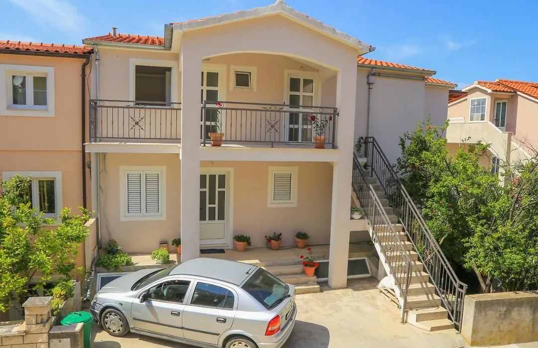 Apartments With A Parking Space Hvar - 11681-1