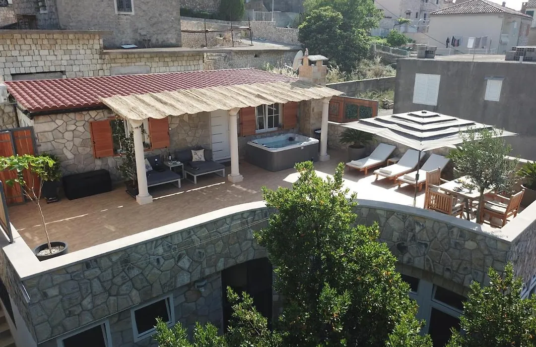 Apartments With A Parking Space Hvar - 15460-1