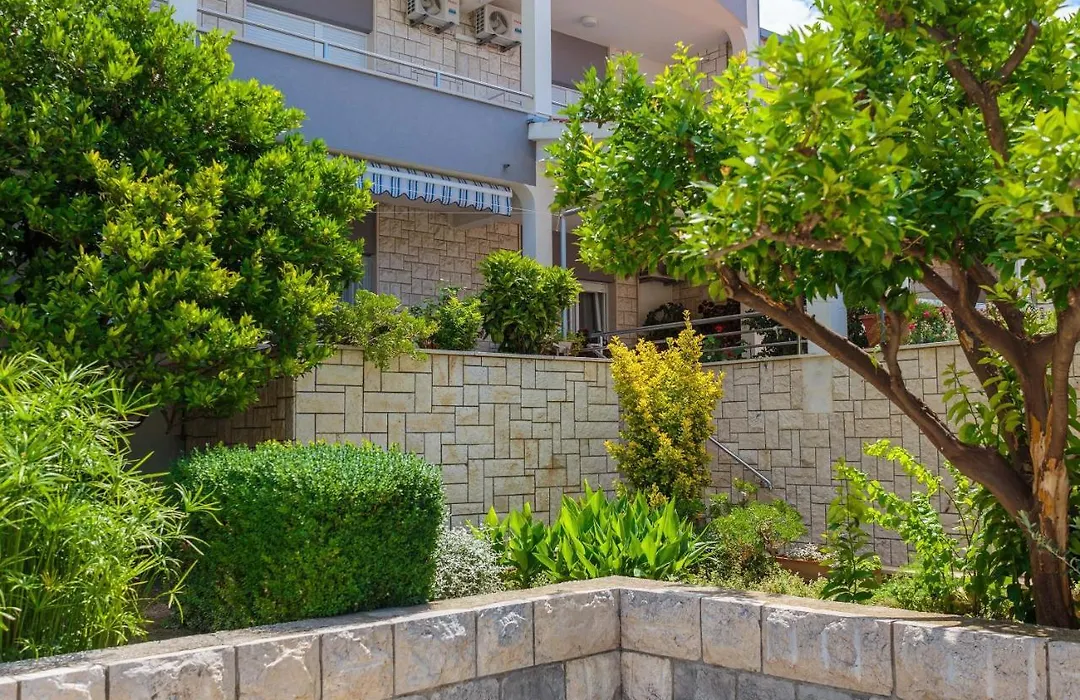 Apartments And Rooms By The Sea Duce, Omis - 18155-1