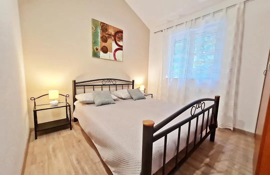 Apartment Ivana Borak-1