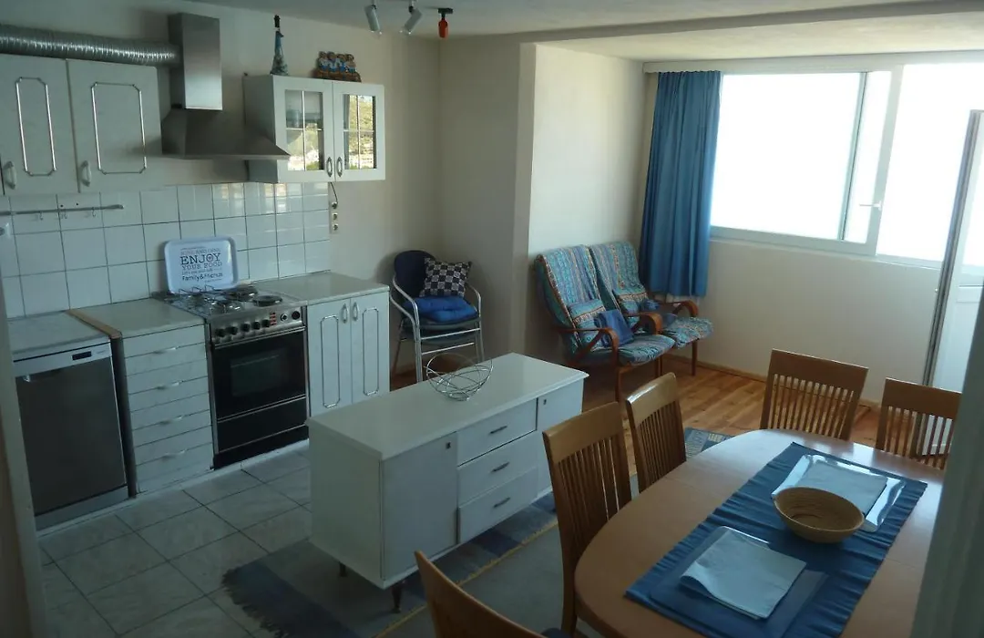 Apartments By The Sea Omis - 15485-1