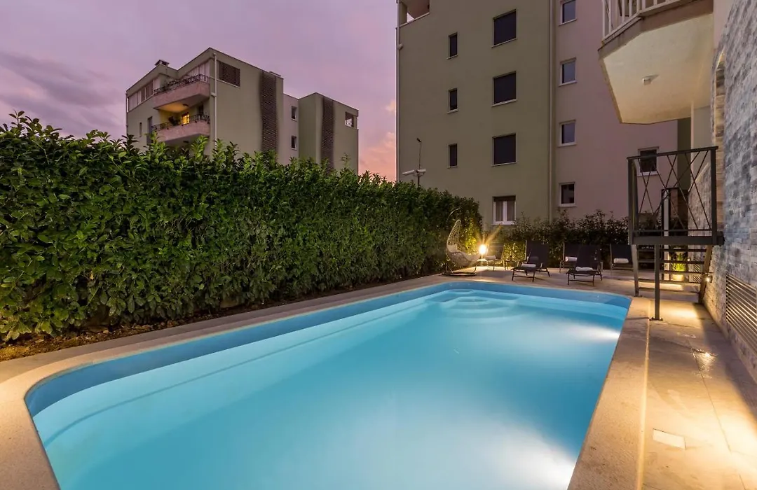 Holiday Apartments Stobrec-1