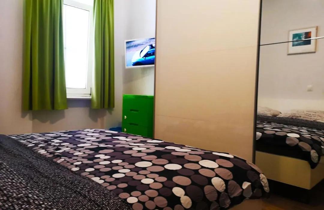 Spring Rooms Split-1