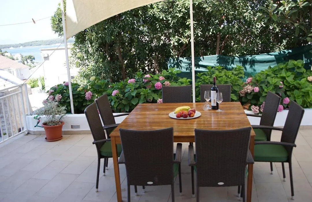 New Comfortable Apartment Vesna-1
