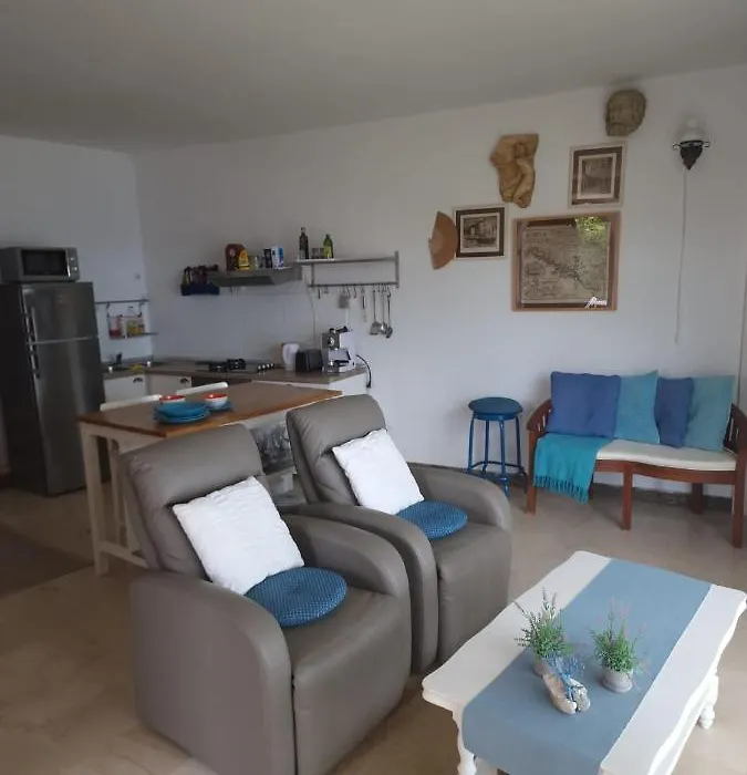 Shabby Chic Beach Cottage Hvar-1