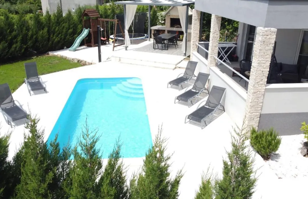 Villa Naklice-1