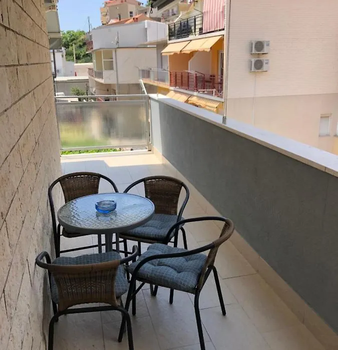 Omis - Private Ensuite Room With Balcony - Hotel Style-1