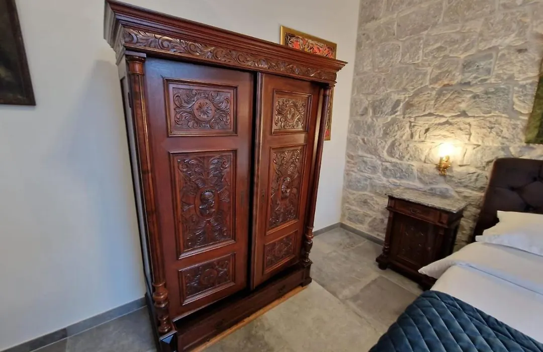 Hotel Rooms Riva-1