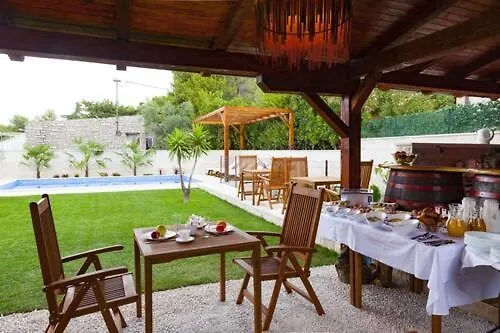 Serviced Family Suite By The Sea, Mezaninе Lеvеl-1