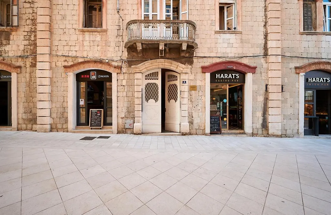 Marmont City Rooms-1