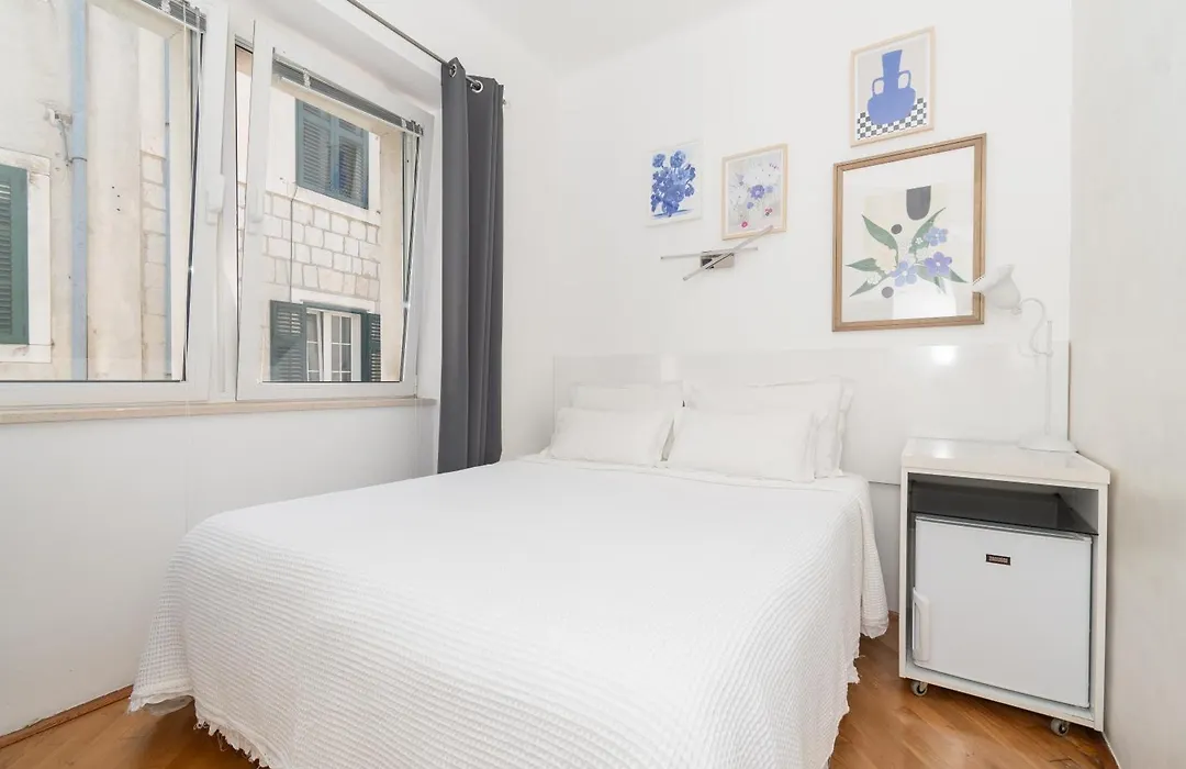 Rooms Gold-1
