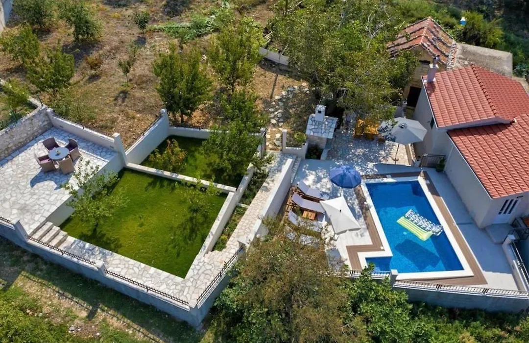 Holiday House Alina With Heated Pool-1