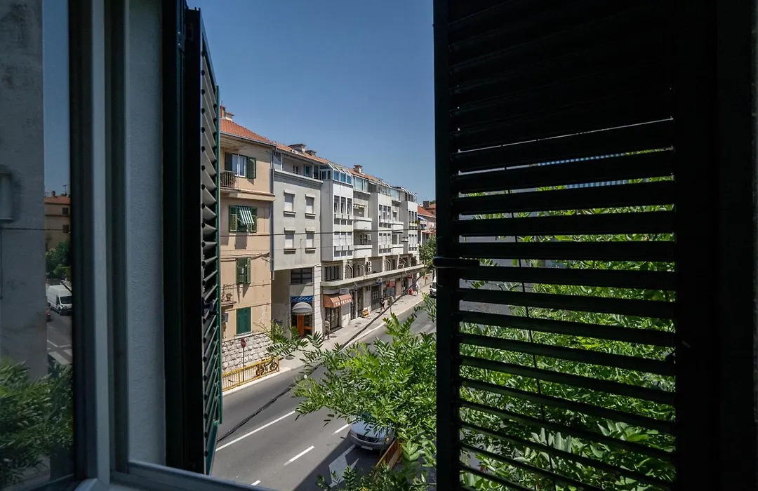 Amelie Luxury Rooms 1-1