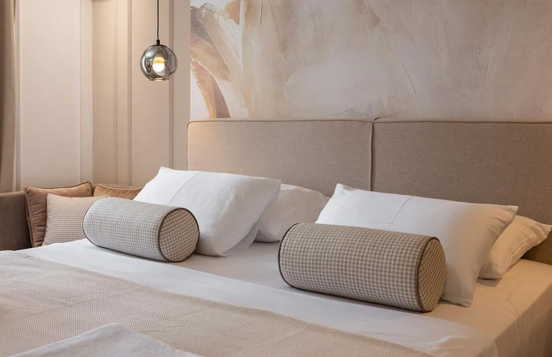 Le Prestige Luxury Rooms , Self Check-In, Minutes From Split Waterfront-1