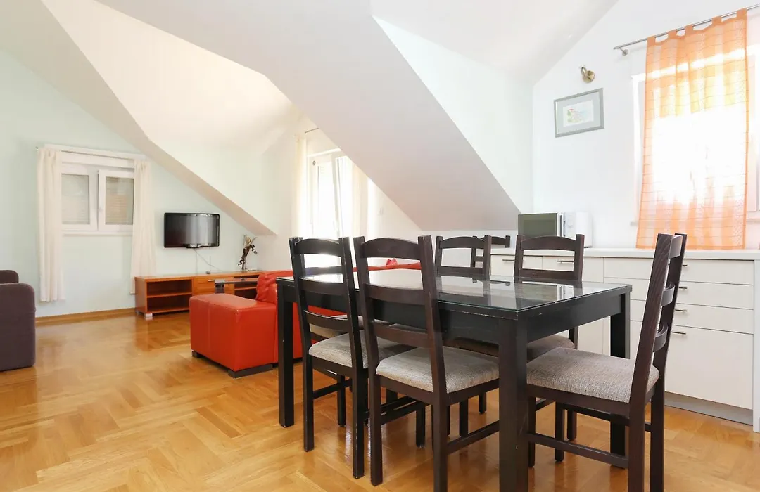 Apartments And Rooms With Parking Space Split - 11623-1