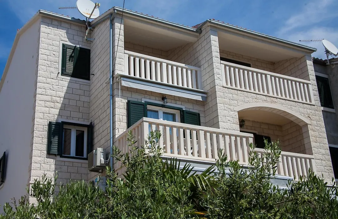 Sirius Apartments - Free Private Parking-1