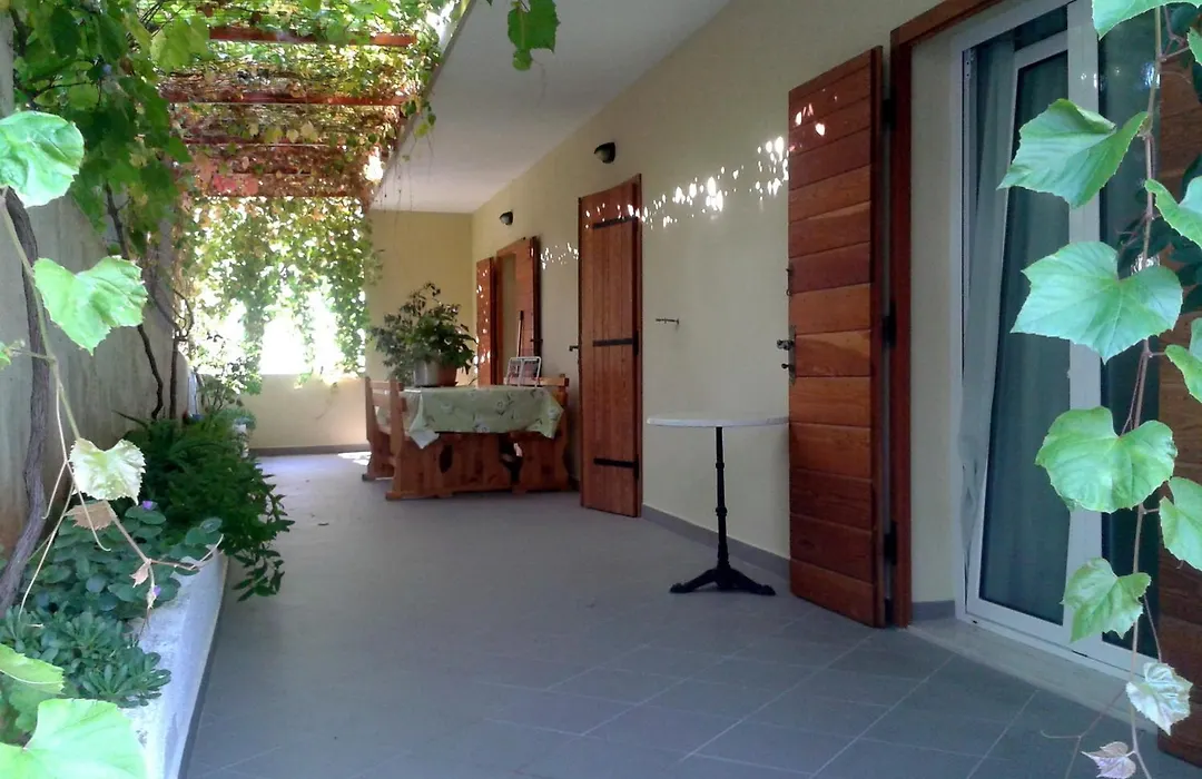 Bubi Hvar Apartments 1-1