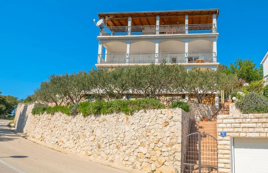 Nice Apartment In Hvar With Kitchen-1