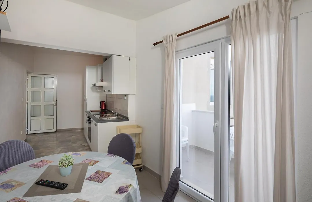 Apartments Roza-1