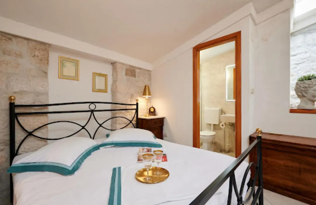 Guesthouse Ana Trogir Old Town-1