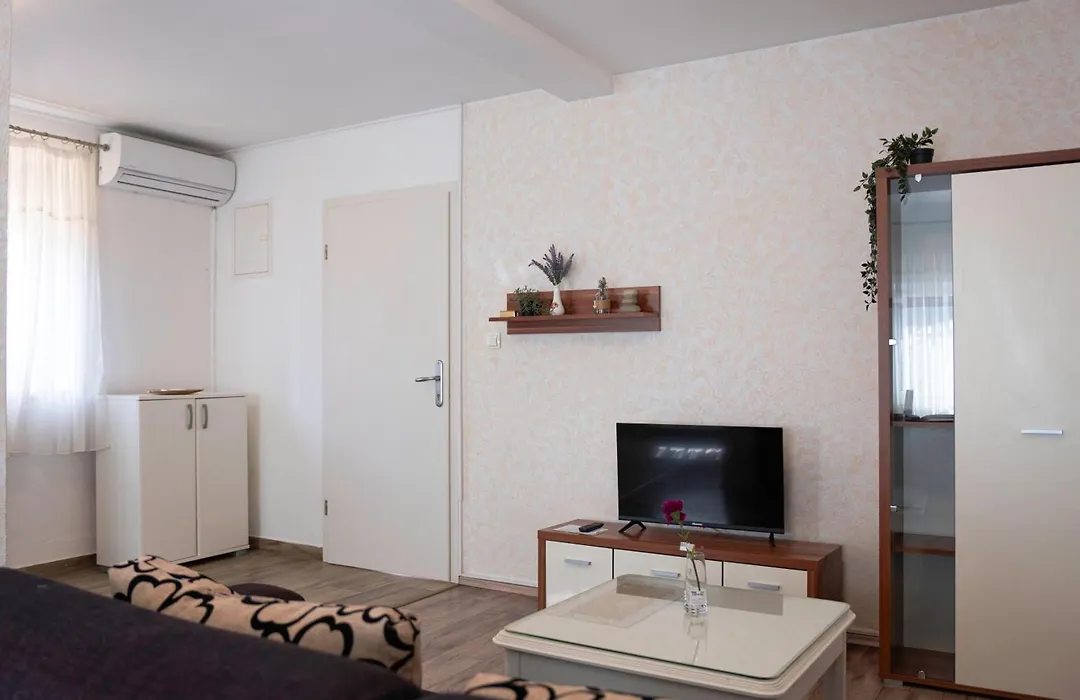 Apartments & Rooms Toni-1
