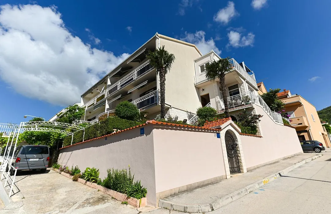 Apartment Dajana Feeling Of Home-1