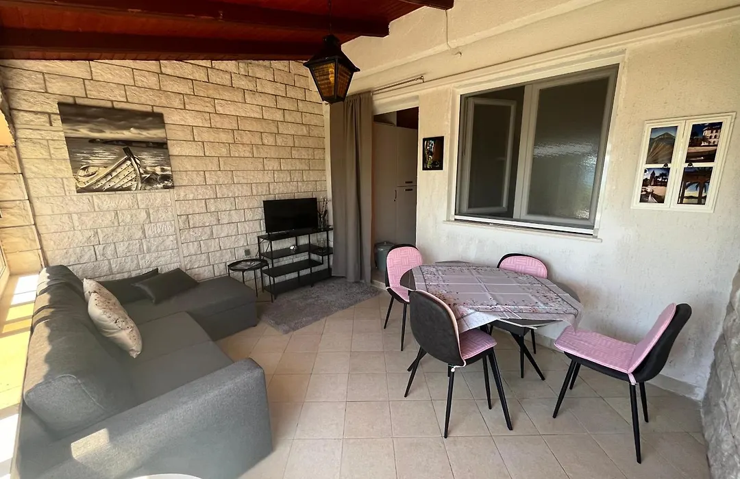 Marko Beachfront Apartments Seget Trogir-1