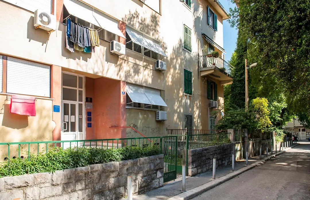 Laghanini Apartments-1