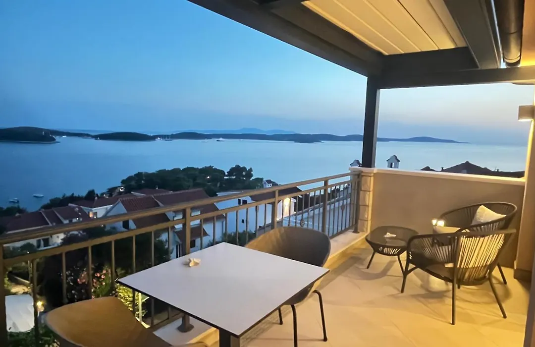 Top View Residence-1