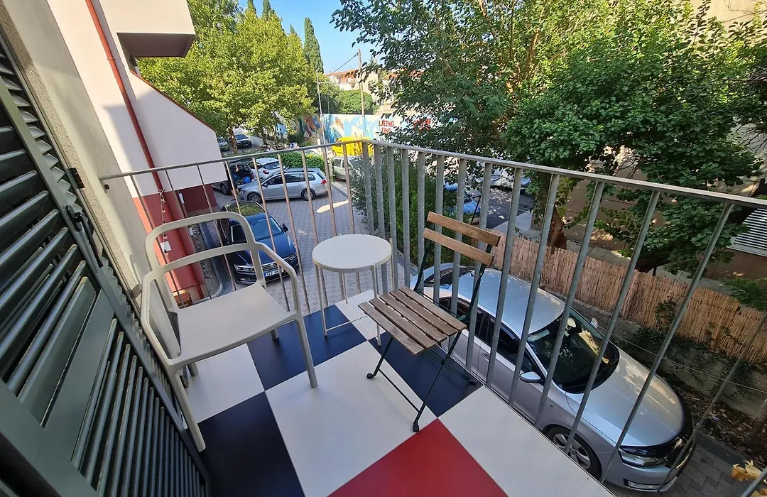 Subtub Hostel Makarska-1
