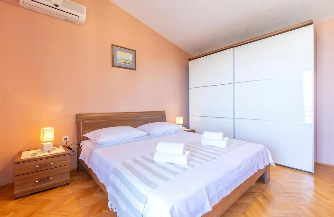 Holiday Home Veliko Brdo-Vrcani Bb III-1