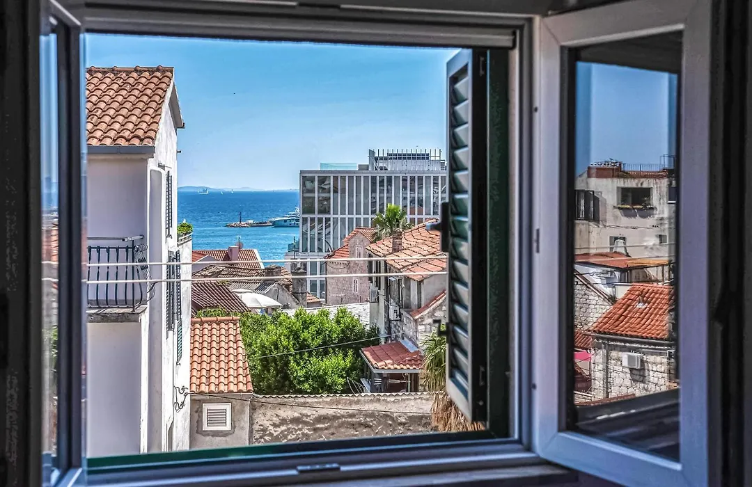 4 Bedroom Beach Front Home In Split-1