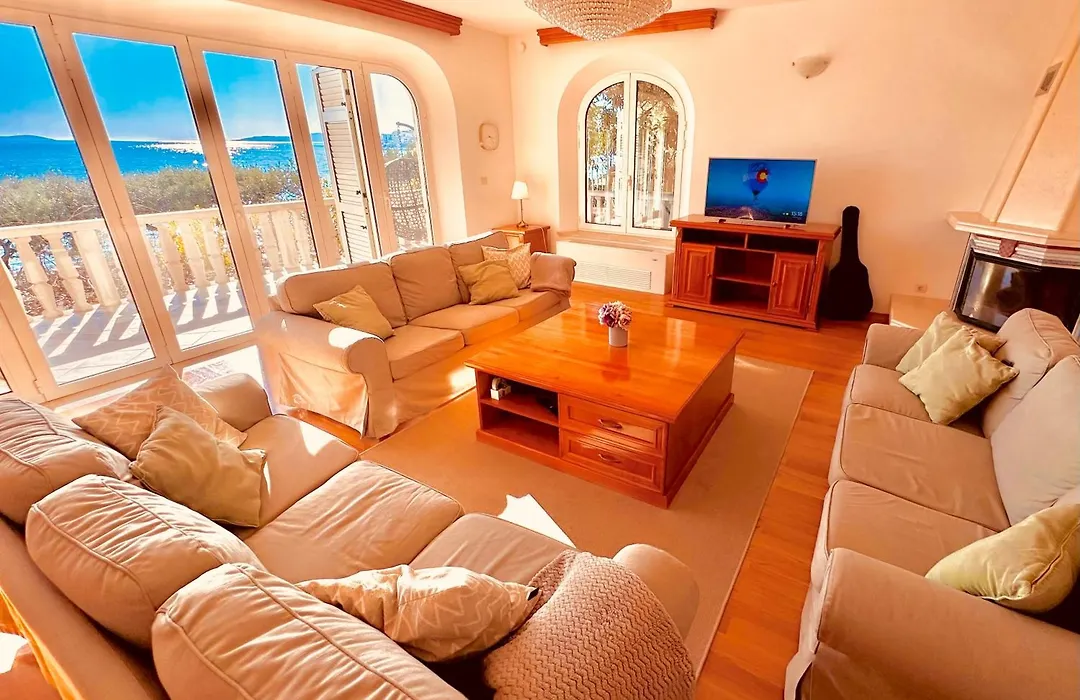 Luxury Seaside Villa With A Classic Mediterranean Olive Garden, A Fully Equipped Professional Kitchen, Pool, Sauna, Padle Boards And Canoe - Miolin Beach House-1