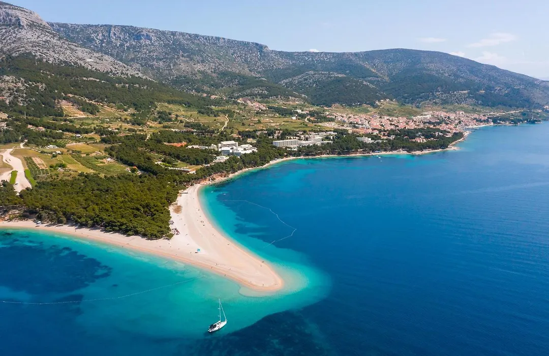 Luxury Villa Zlatni Rat With Pool, Near Zlatni Rat Beach, Bol-1