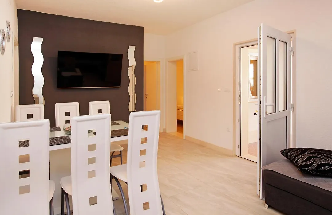 Apartments Toni-1