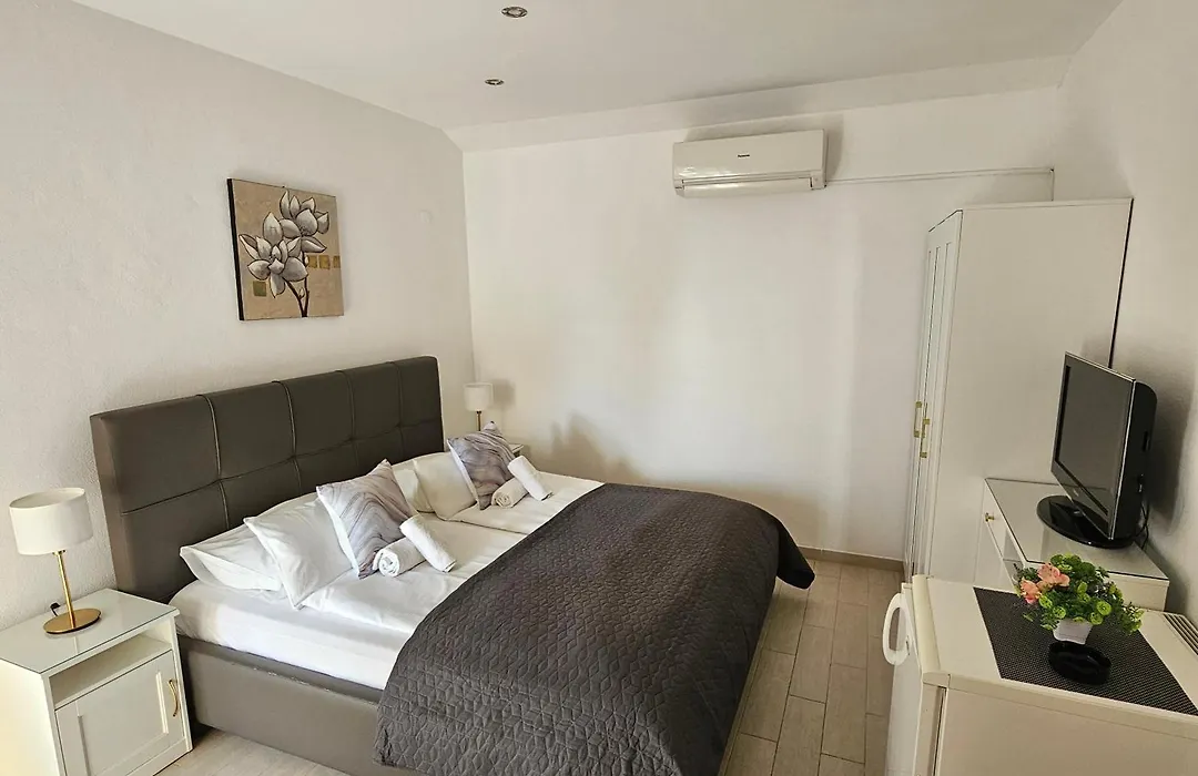 Guesthouse Mario&Marina-1
