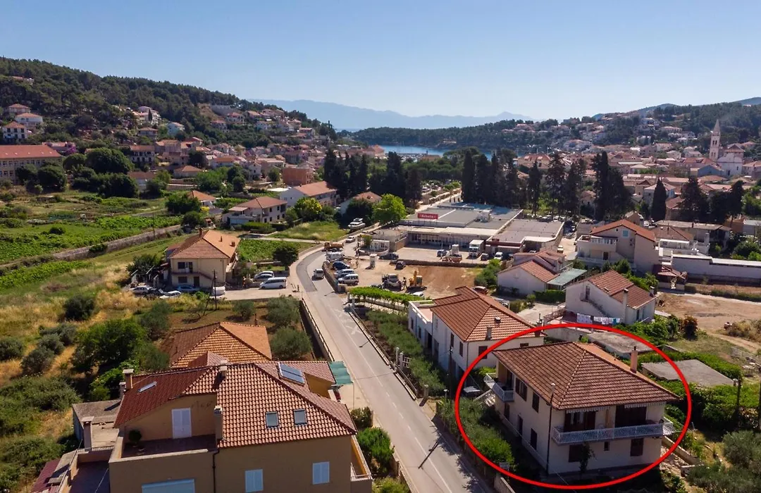 Apartments And Rooms With Parking Space Jelsa, Hvar - 4028-1