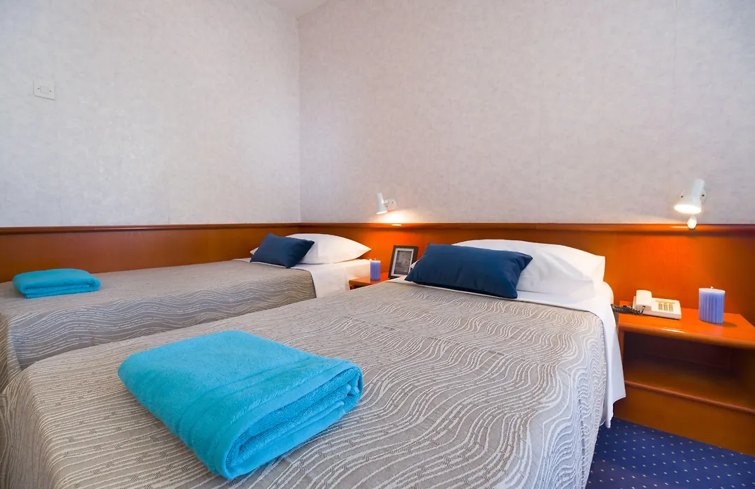 Hotel Laguna-1