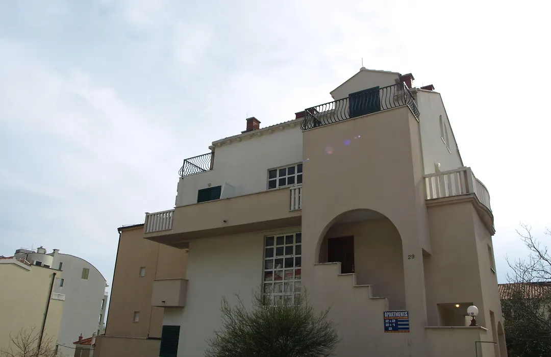 Apartments Issa-1