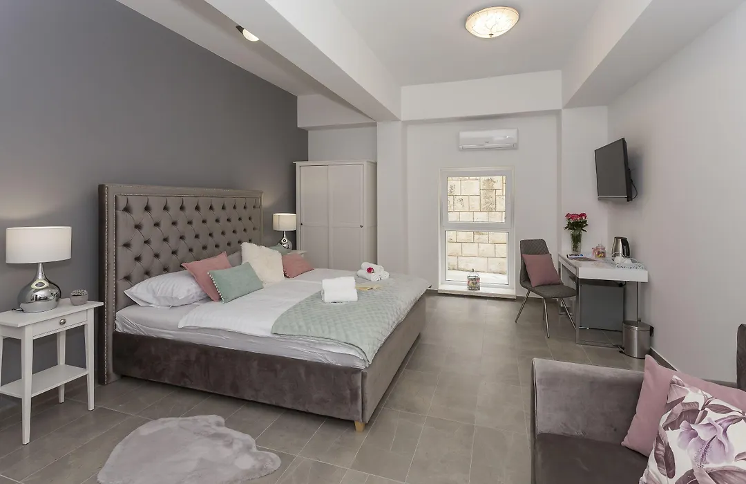 Luxury Rooms Saint Jacob-1
