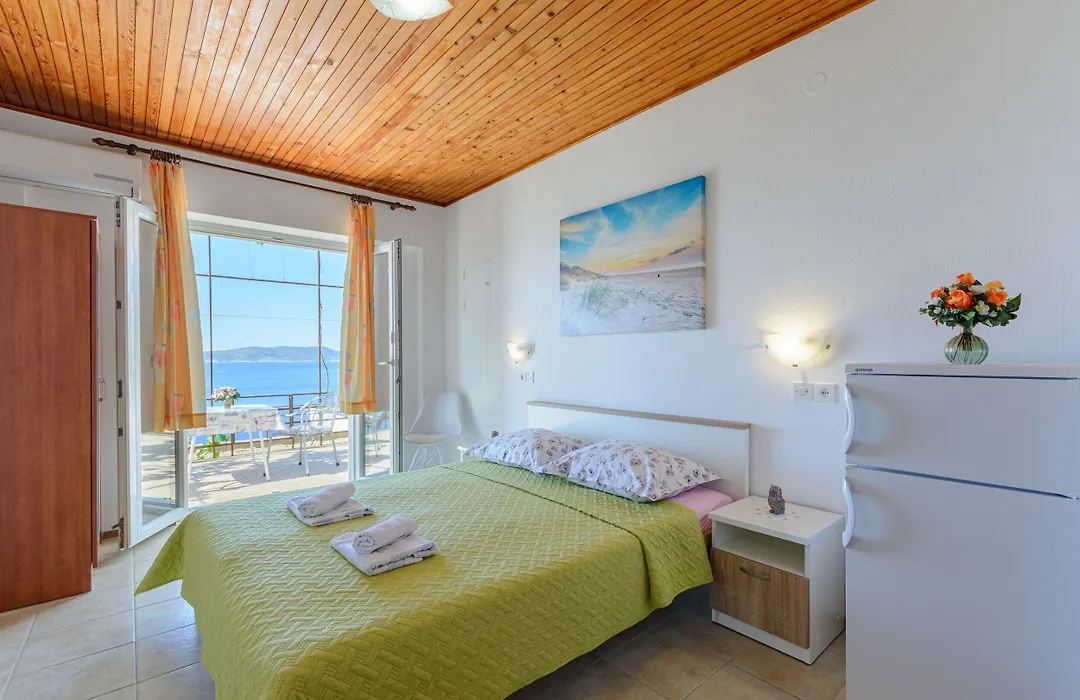 Rooms Sani-1
