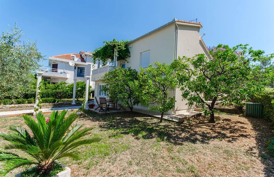 Apartments Maja-1
