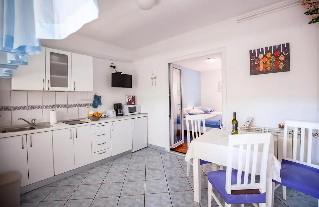 Apartments Ana Buratovic-1