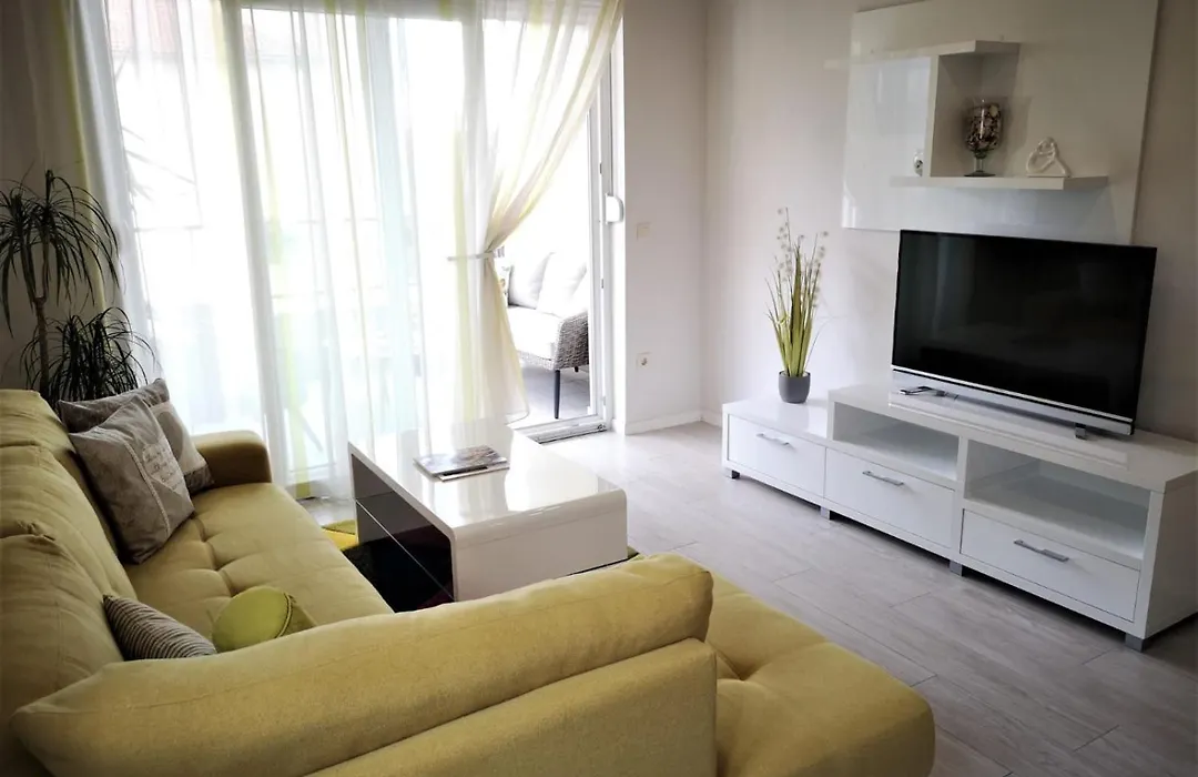 Apartments Villa Vujcic-1